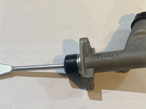 CLUTCH MASTER CYLINDER WITH PUSH ROD FORD XA XB XC XD XE FALCON FAIRMONT