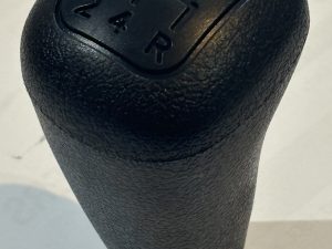 GEAR LEVER KNOB HOLDEN COMMODORE VN VG VP VR VS V6 & V8 5 SPEED MANUAL
