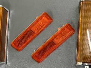 FRONT INDICATOR LENSE KIT SUIT FORD XC FALCON FAIRMONT