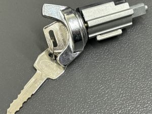 IGNITION LOCK & KEYS SUIT FORD MUSTANG 1970-1973