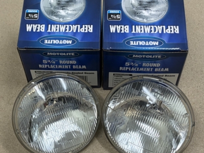 HEADLIGHTS 5 3/4 INCH 146MM SEALED BEAM HIGH/LOW 37.5/60W 12V 3PIN CURVED LENS X2